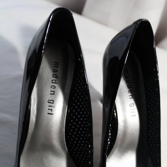Madden Girl Getta Black Patent Pumps, 8, NWOT - Picture 4 of 9